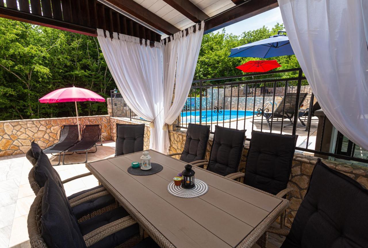 Apartment With A Private Swimming Pool, Garden & Bbq Gostinjac Exterior foto