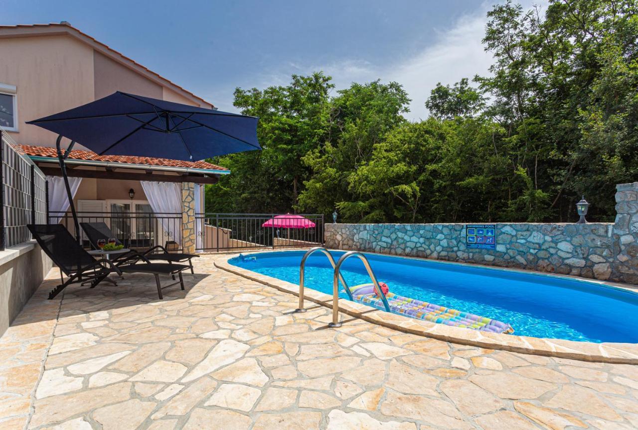Apartment With A Private Swimming Pool, Garden & Bbq Gostinjac Exterior foto