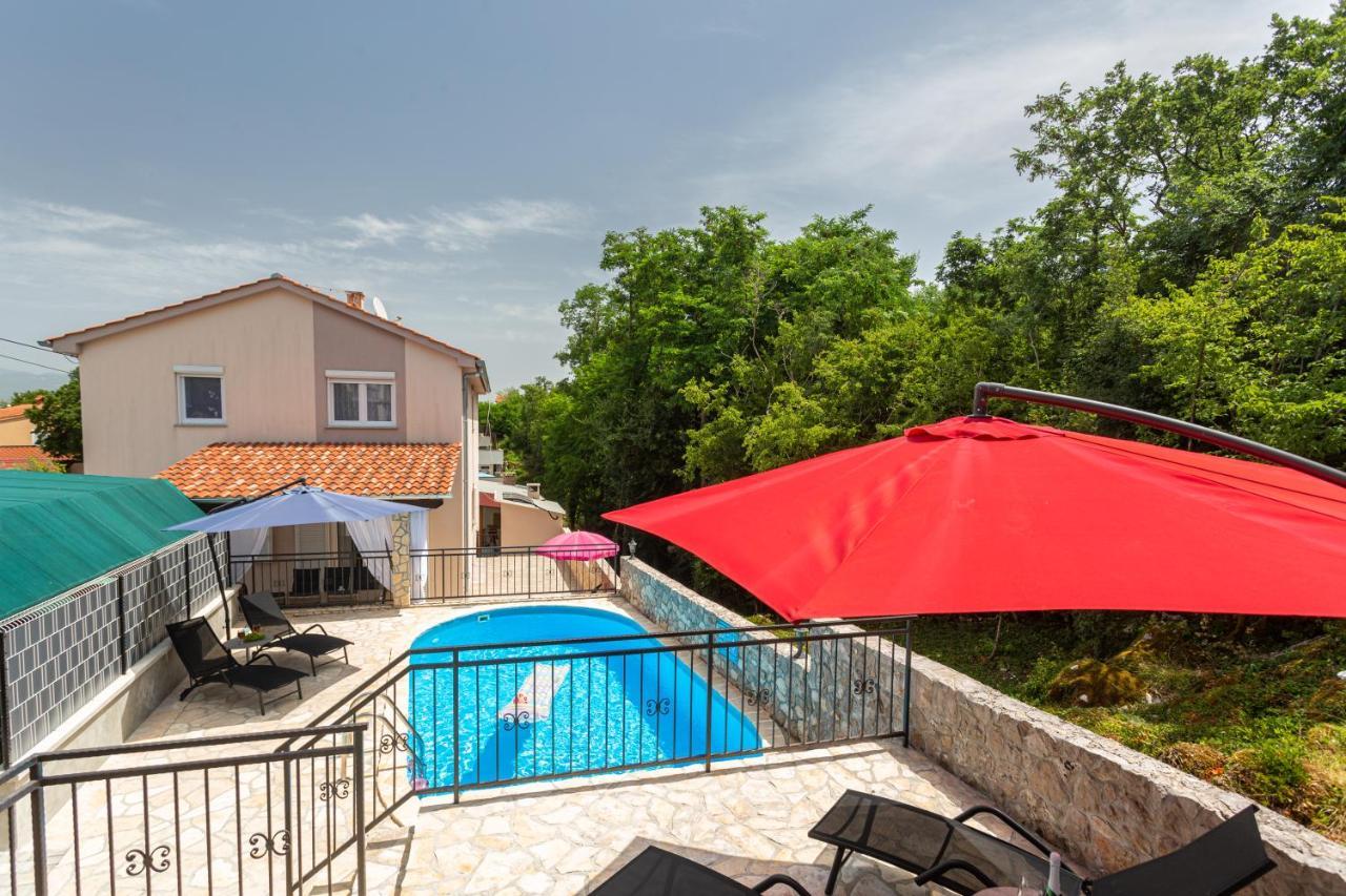Apartment With A Private Swimming Pool, Garden & Bbq Gostinjac Exterior foto